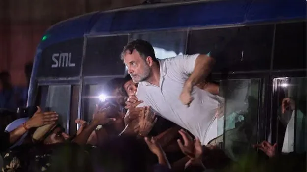 రాహుల్ గాంధీ సర్‌ప్రైజ్ ట్రిక్.. పోలీసుల ప్లాన్‌ను ఎలా మార్చారు.. 