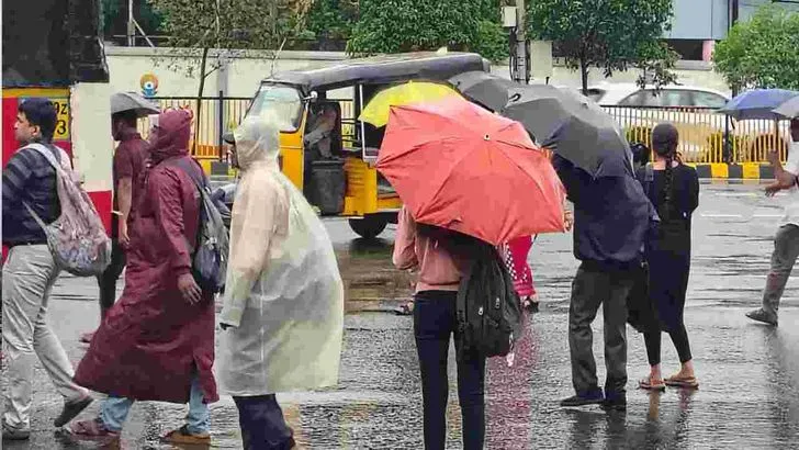 విశాఖపట్నంలో తుఫాన్ ప్రభావం.. భారీ వర్షాలు