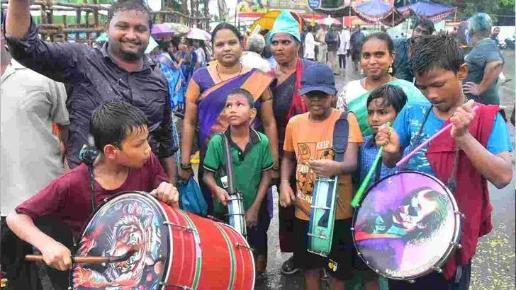 సందడిగా తెలుగు రాష్ట్రాల్లో గణేశ్ నిమజ్జనం..