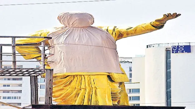 విగ్రహాలకు ముసుగు