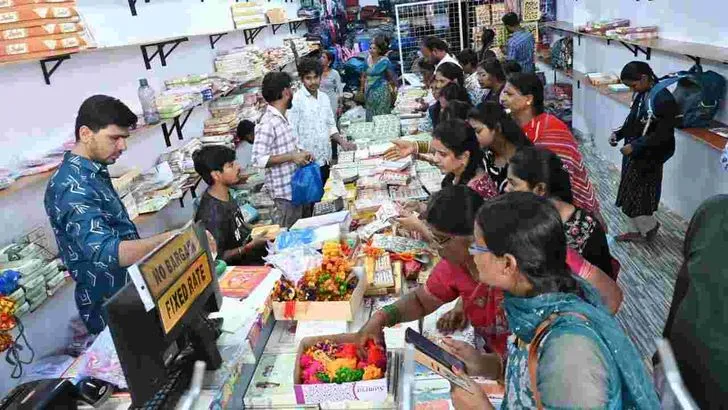 తెలంగాణలో మొదలైన రాఖీ పండగ సందడి..