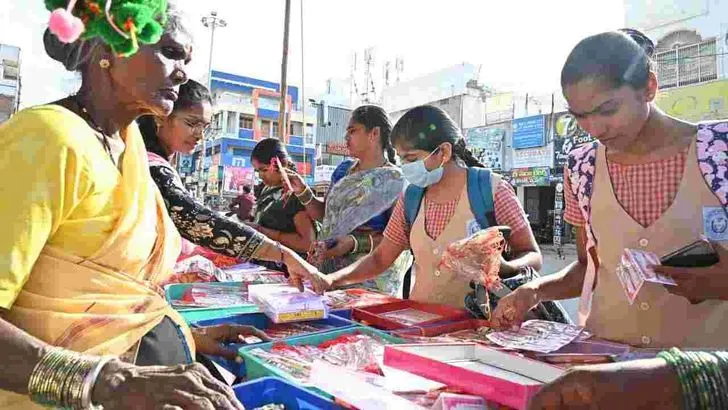 తెలంగాణలో మొదలైన రాఖీ పండగ సందడి..