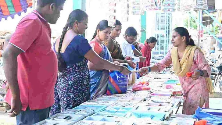 తెలంగాణలో మొదలైన రాఖీ పండగ సందడి..