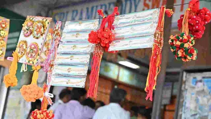 తెలంగాణలో మొదలైన రాఖీ పండగ సందడి..