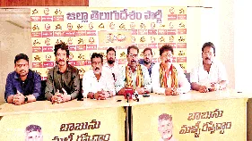 బీసీలకు 34 శాతం రిజర్వేషన్లకు కట్టుబడి ఉన్నాం