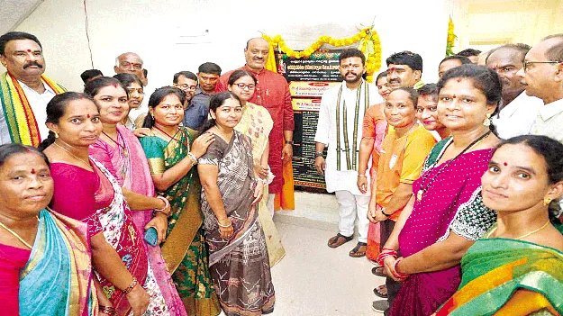  ప్రభుత్వ పాఠశాలల్లో 100 శాతం అడ్మిషన్లే లక్ష్యం   
