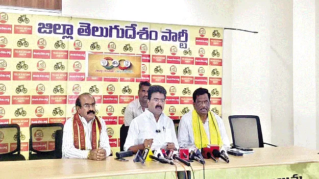 ఉపాధ్యాయులపై దాడి దారుణం