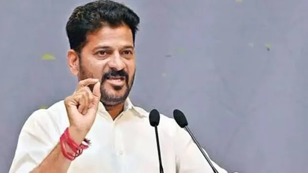 తల్లిని అవమానిస్తే.. కొడుకు రక్తం మరగదా?