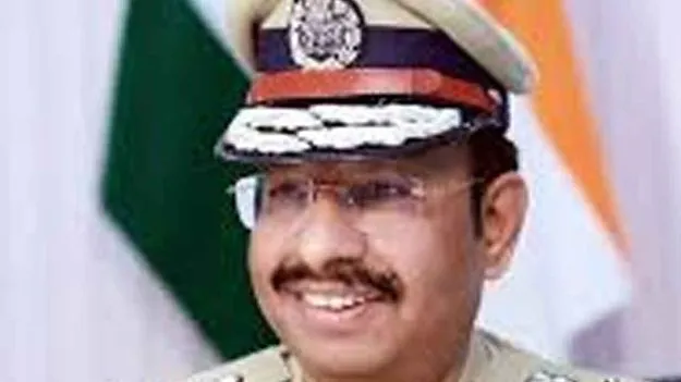 సీపీ సజ్జనార్‌కు కోర్టు ధిక్కరణ నోటీసులు 