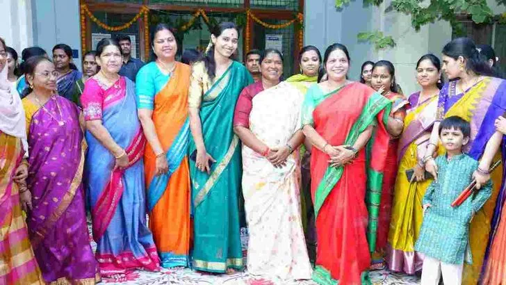 హైదరాబాద్‌లో బతుకమ్మ వేడుకల్లో పాల్గొన్న మంత్రి సీతక్క