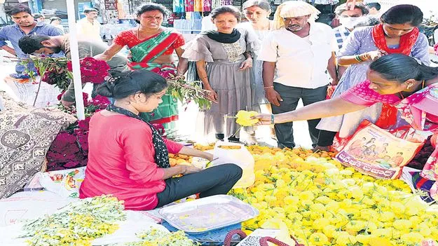 నేడు సద్దుల బతుకమ్మ 