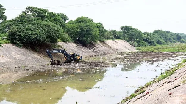 చింతకుంట కెనాల్‌కు నీటి విడుదల