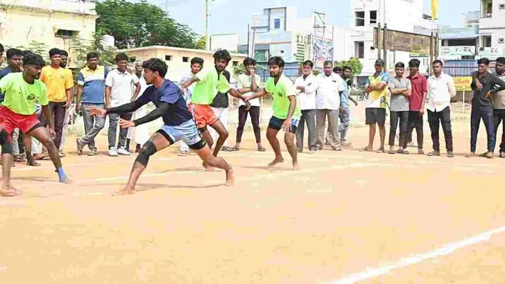 వనపర్తిలో ఛాంపియన్స్ ట్రోఫీ క్రీడా పోటీలు ప్రారంభం