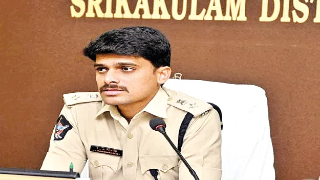 ముందస్తు చర్యలతో నేరాల నియంత్రణ: ఎస్పీ