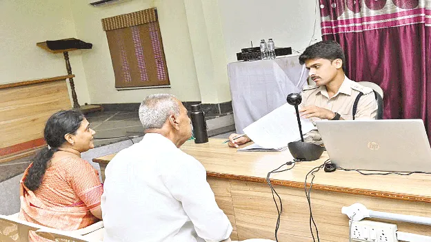 పాత కక్షలతో దాడి చేశారంటూ ఫిర్యాదు