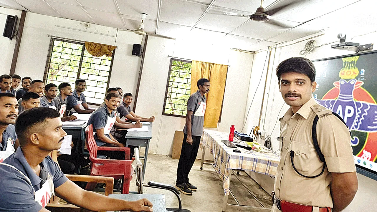 ఆధునిక సాంకేతికతపై పట్టు సాధించాలి