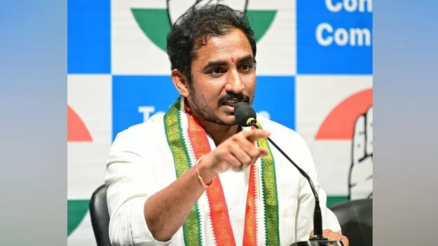 కామెడీ స్కిట్లతో పోటీ పడుతున్న బీఆర్ఎస్ సెట్టు.. స్కిట్టు: సామ రామ్మోహన్