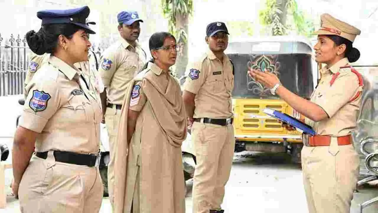 గణేశ్ ఉత్సవాల్లో షీ టీమ్స్ నిఘా.. 2,935 మంది ఆకతాయిల గుర్తింపు – general గణేశ్ ఉత్సవాల్లో షీ టీమ్స్ నిఘా.. 2,935 మంది ఆకతాయిల గుర్తింపు – general