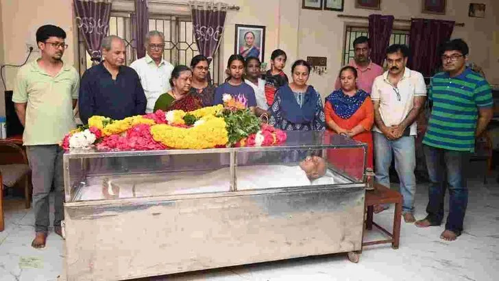 ప్రముఖ దర్శకుడు సింగీతం శ్రీనివాసరావు కన్నుమూత