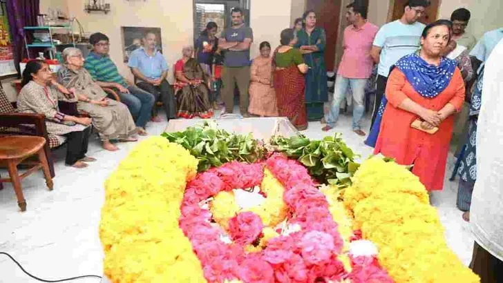 ప్రముఖ దర్శకుడు సింగీతం శ్రీనివాసరావు కన్నుమూత