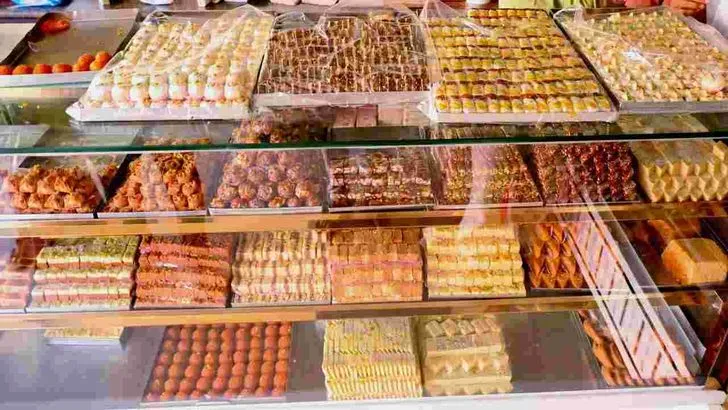 తెలంగాణలో మొదలైన రాఖీ పండగ సందడి..