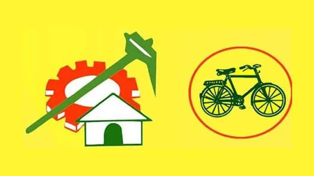మంగళగిరిలో వైసీపీకి షాక్.. మంత్రి లోకేశ్ సమక్షంలో టీడీపీలోకి వైసీపీ నేతలు