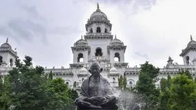 సభలో వందేమాతరం పూర్తి చరణాల ఆలాపన