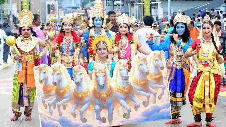తిరుమలలో సూర్యప్రభ వాహనంపై మలయప్పస్వామి దివ్యదర్శనం