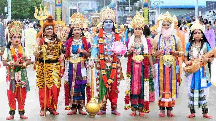 తిరుమలలో సూర్యప్రభ వాహనంపై మలయప్పస్వామి దివ్యదర్శనం