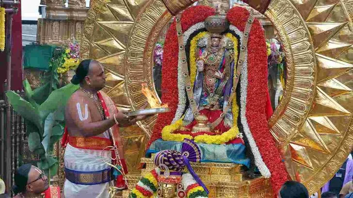 తిరుమలలో సూర్యప్రభ వాహనంపై మలయప్పస్వామి దివ్యదర్శనం