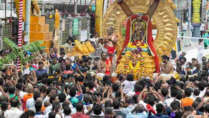 తిరుమలలో సూర్యప్రభ వాహనంపై మలయప్పస్వామి దివ్యదర్శనం