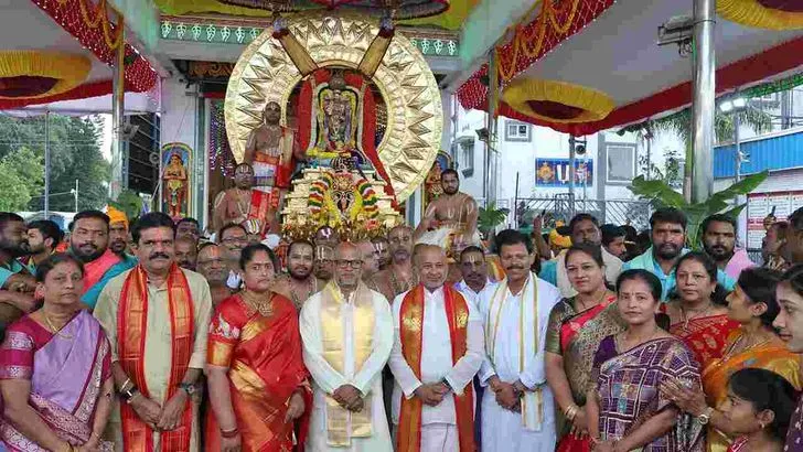 తిరుమలలో సూర్యప్రభ వాహనంపై మలయప్పస్వామి దివ్యదర్శనం