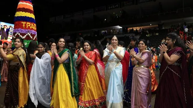 ఫ్రిస్కోలో వేడుకగా ‘టీప్యాడ్’ బతుకమ్మ సంబరాలు.. నవీన్ పోలిశెట్టి సందడి