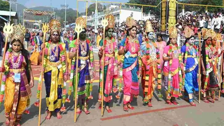 తిరుమలలో వైభవంగా శ్రీవారి చిన్నశేష వాహన సేవ