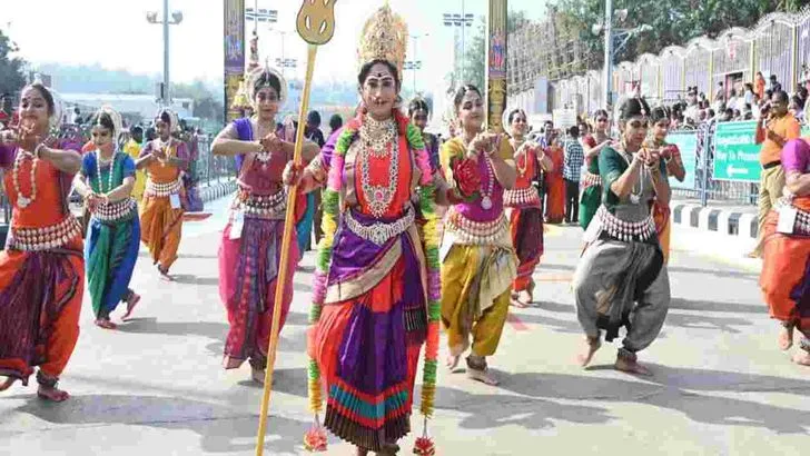 తిరుమలలో వైభవంగా శ్రీవారి చిన్నశేష వాహన సేవ
