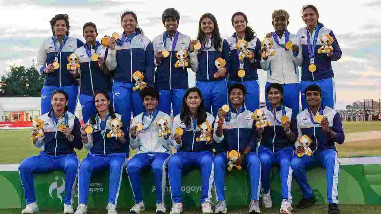 ఏడాదిలో 110 సిక్సర్లు.. టీ20ల్లో భారత మహిళల ప్రపంచ రికార్డు