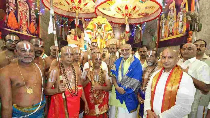 తిరుమలలో వైభవంగా పౌర్ణమి గరుడసేవ..