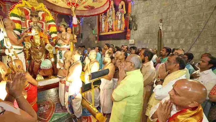 తిరుమలలో వైభవంగా పౌర్ణమి గరుడసేవ..