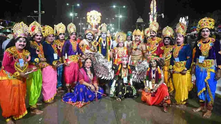 తిరుమలలో వైభవంగా శ్రీవారి గరుడసేవ.. ఆకట్టుకున్న కళాకారుల ప్రదర్శనలు