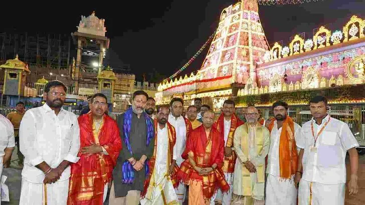 తిరుమలలో శ్రీవారిని దర్శించుకున్న యూపీ సీఎం యోగి