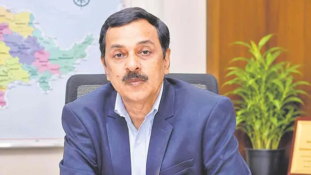 మద్యం టెండర్ల వెనుక ఎవరున్నారు?