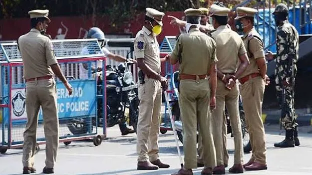 పక్కా ప్రణాళికతోనే పోలీసులపై దాడి