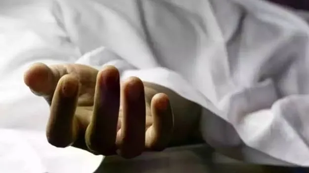 కెమికల్‌ బాక్సు పేలి మహిళ మృతి