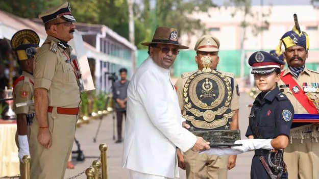 కనిపించని శత్రువులతో యుద్ధం చేయాలి