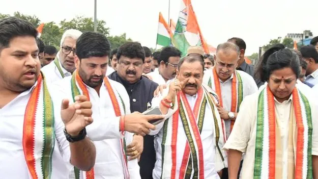 1న ఢిల్లీకి ప్రత్యేక రైళ్లు నడపాలి
