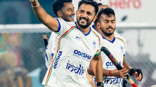 భారత్‌ హ్యాట్రిక్‌
