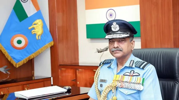 ఐఏఎఫ్‌ చీఫ్‌గా అశుతోష్‌ దీక్షిత్‌ బాధ్యతలు