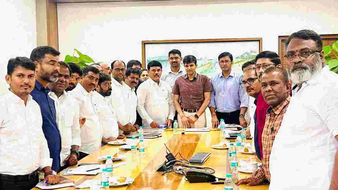 త్వరలో విద్యుత్‌ ఉద్యోగుల వేతన సవరణకు కమిటీ!