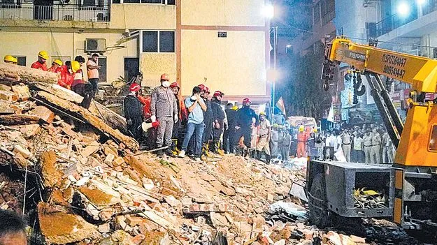 ‘కూలిన’ జవాబుదారీతనం