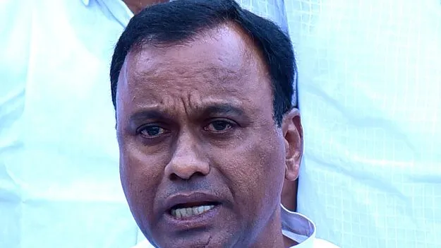 నేనుండగా కాంగ్రెస్‌ను ఎవరూ కబ్జా చేయలేరు 